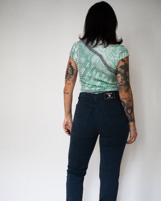 slim fit Y2K jeans from Versace Jeans Couture in dark wash denim – vintage Italian designer pants, size S/M