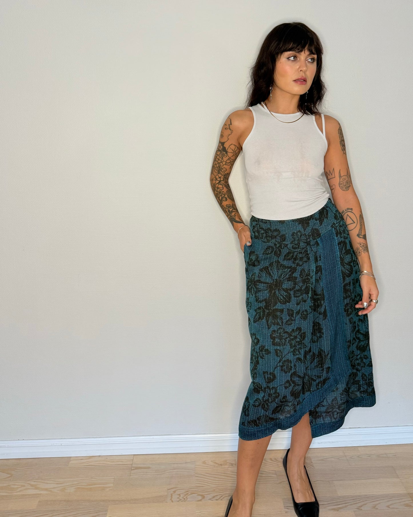 Vintage Sportmax jacquard suit set in blue and brown with floral pattern, featuring matching jacket and skirt