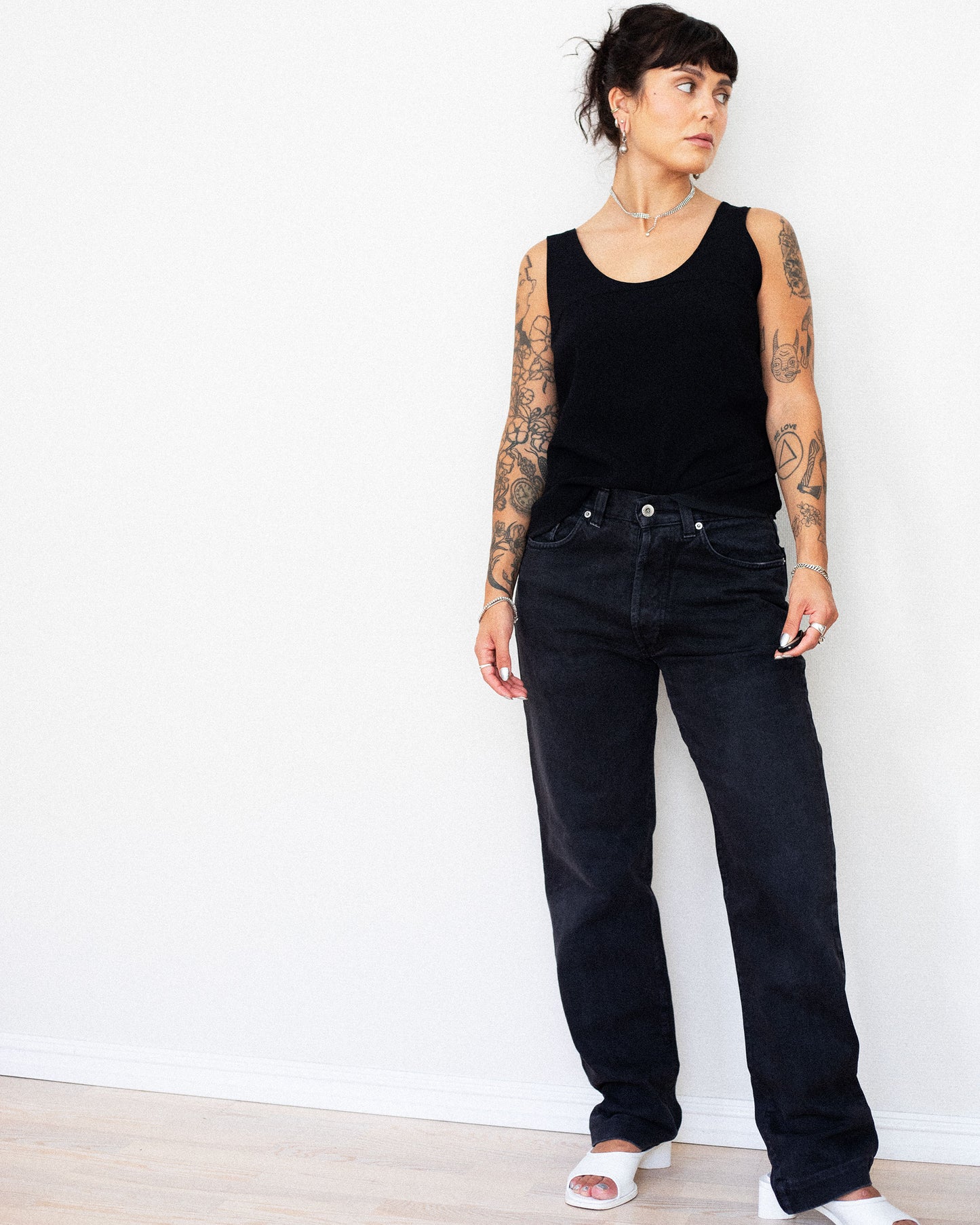 Vintage Dolce & Gabbana black jeans – classic designer denim.
