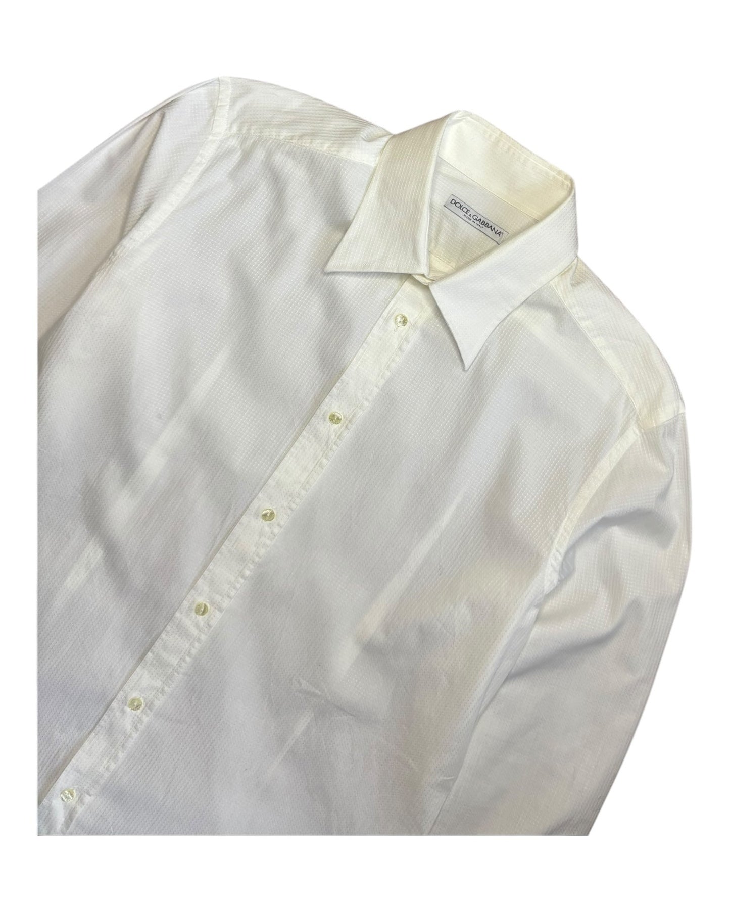 Detail of two-button cutaway collar on white Dolce & Gabbana vintage shirt