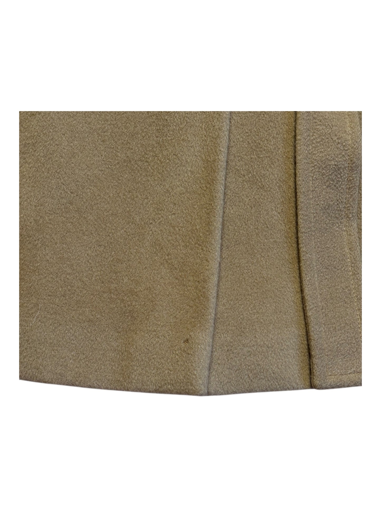 A belted overcoat in brown color with raglan sleeves, made by Max&Co. by Max Mara.