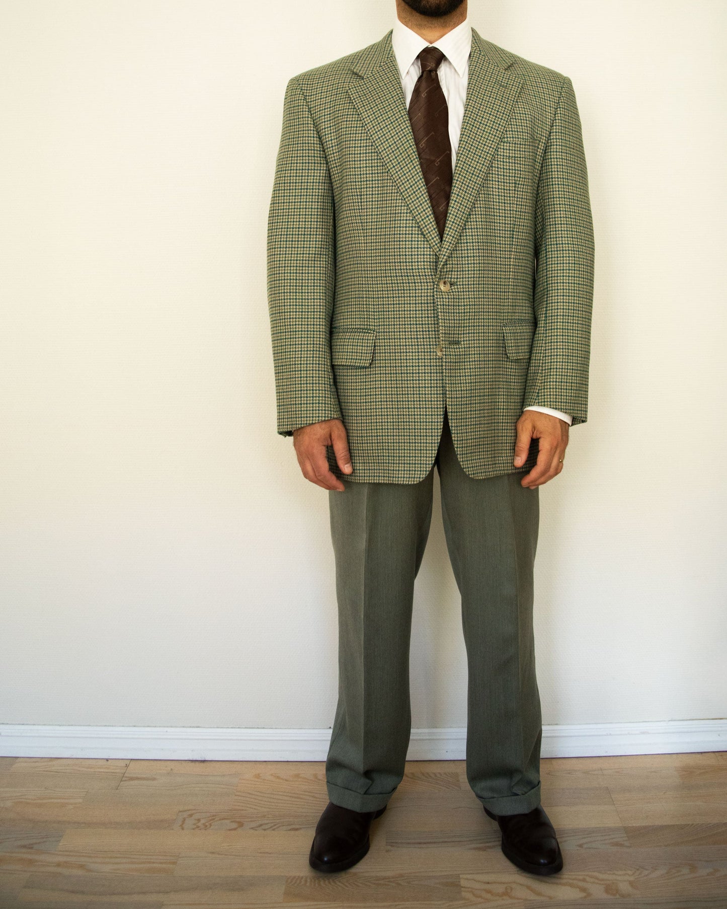 Houndstooth Wool Suit (50)