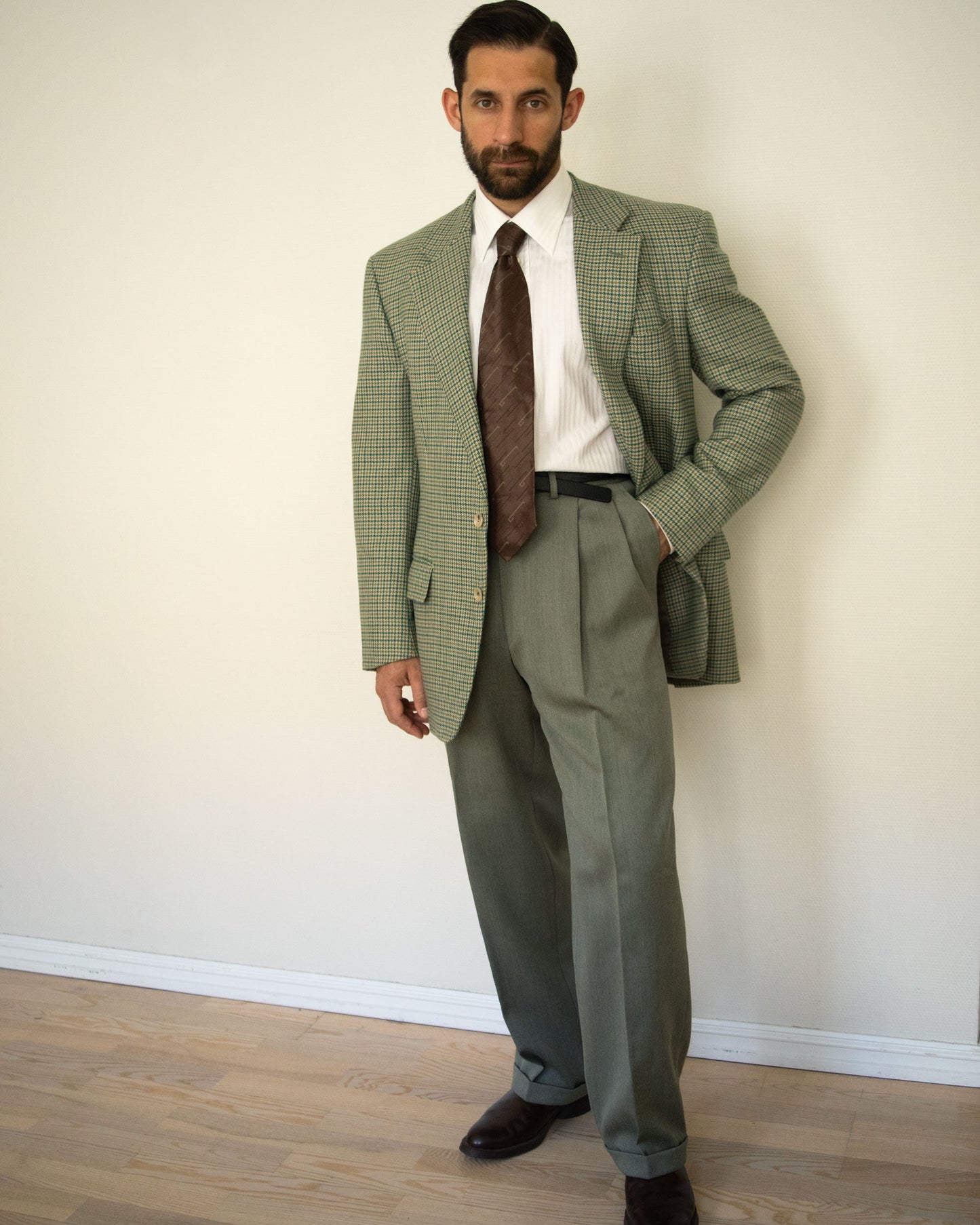 Houndstooth Wool Suit (50)
